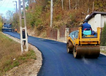 Asfaltări, curățenie și primele luminițe de sărbători: pe unde s-a lucrat în Reșița în această săptămână
